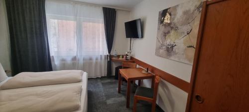 Doppelbett - Gästezimmer - 11min von Gießen 8,4km in Fernwald-Steinbach 5