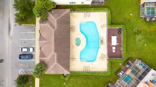 Trendy Thematic 3BR Townhouse with Private Pool in Orlando, USA
