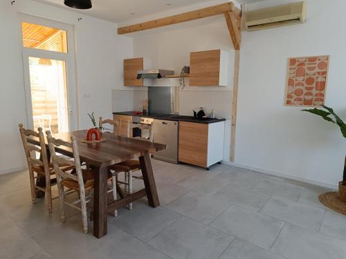 Küche, La Villa des Trois in Cavaillon