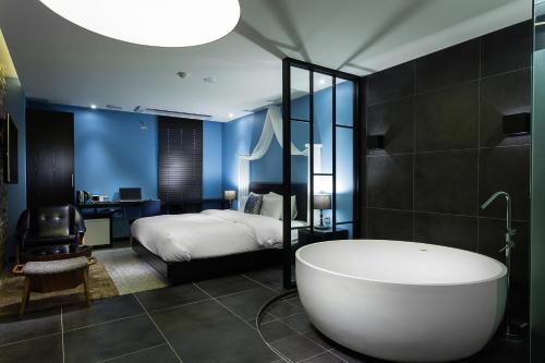 โรงแรมเซียนนา (Hotel Sienna) in พาจู