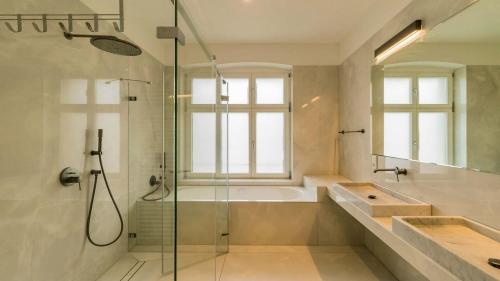 Große 3-Zimmer-Wohnung mit Balkon in Friedrichshain, Берлин (фото 4)