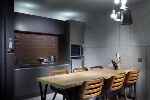 บริการและสิ่งอำนวยความสะดวก, โรงแรมเซียนนา (Hotel Sienna) in พาจู