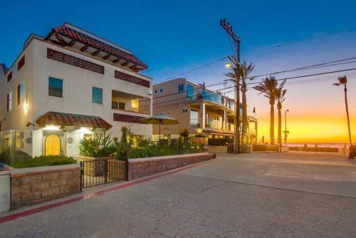 Ocean Style Townhouse – San Diego, CA