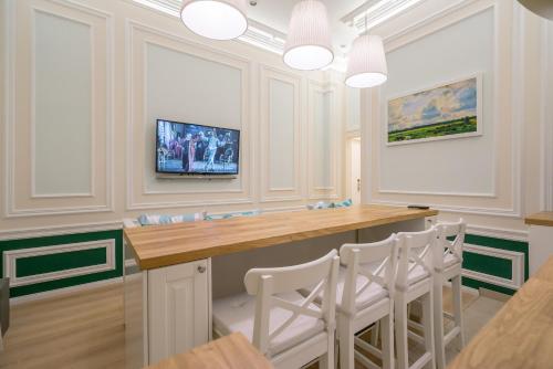 Revelton Suites Karlovy Vary - image 2