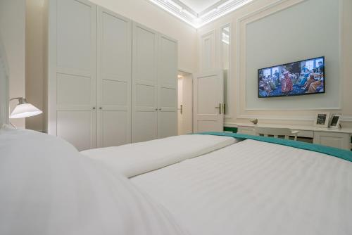 Revelton Suites Karlovy Vary - image 11