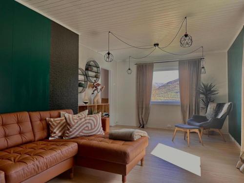 Aurora Boutique Hut with private sauna in Fjordgard