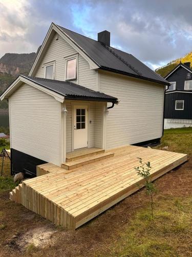 Aurora Boutique Hut with private sauna in Fjordgard