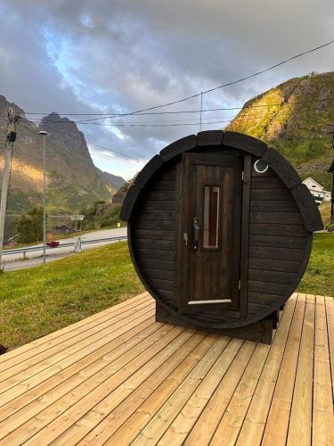 Aurora Boutique Hut with private sauna in Fjordgard