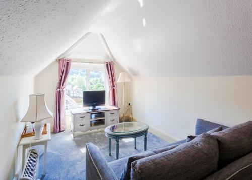 Colwall Park - Hotel Bar & Restaurant - image 3