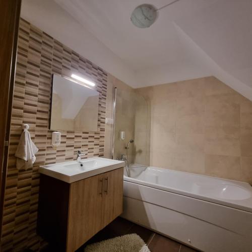 Rupicapra Holiday Mountain House in Fara