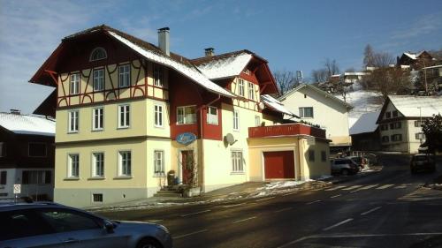 Privatzimmer im Gasthaus Engel - Accommodation - Dornbirn