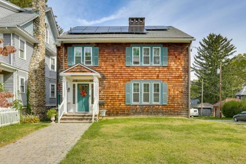 Walk to Hudson River Waterfront: Newburgh Home – khách sạn tại Newburgh