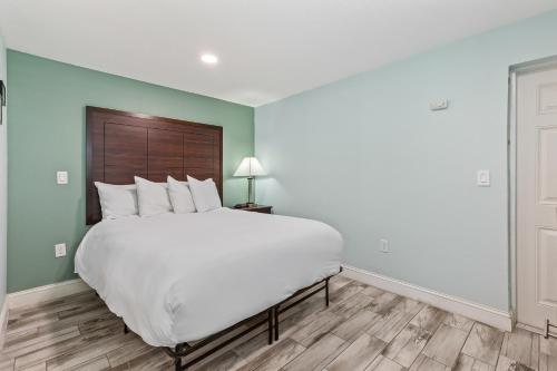 Atlantic Shores Motel - image 13