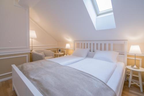 Revelton Suites Karlovy Vary - image 13