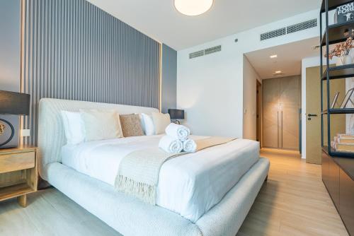 Luxury Waterfront Retreat, Sea and Creek Beach View, Dubai (photo 6)