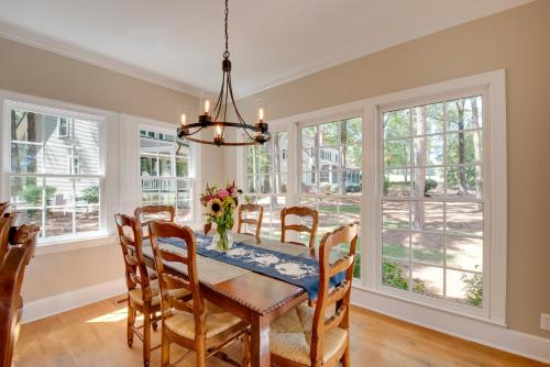 Stunning Lake Oconee Retreat with Pool Access! in Turnwold, USA