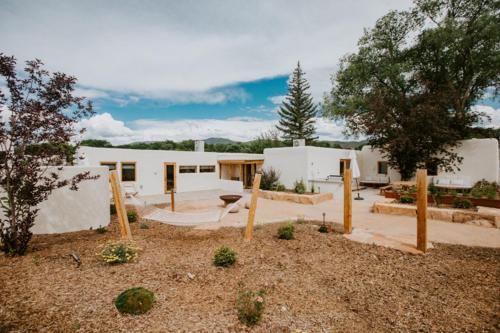 Adobe House 3bdrm Suite