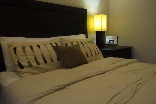 3 twin beds