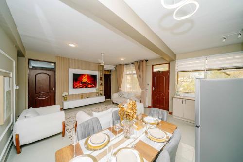 Ivory Block Apartment Modern 3BR in Mikocheni - image 2
