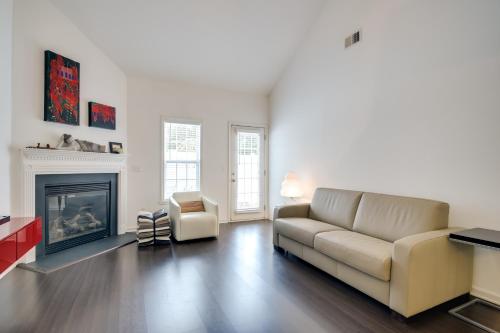 Inviting High Point Townhome with Patio and Privacy - image 6