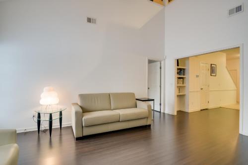 Inviting High Point Townhome with Patio and Privacy! in High Point, USA