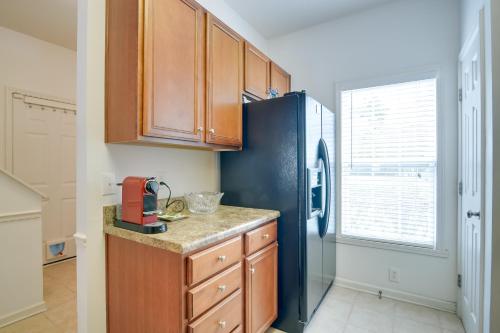 Inviting High Point Townhome with Patio and Privacy - image 7