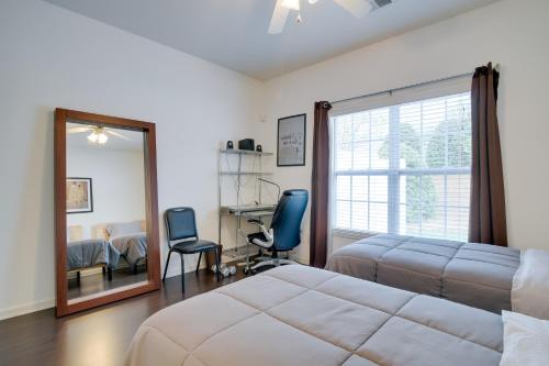Inviting High Point Townhome with Patio and Privacy - image 11