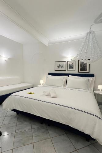CAPRI DESIGN ROOM