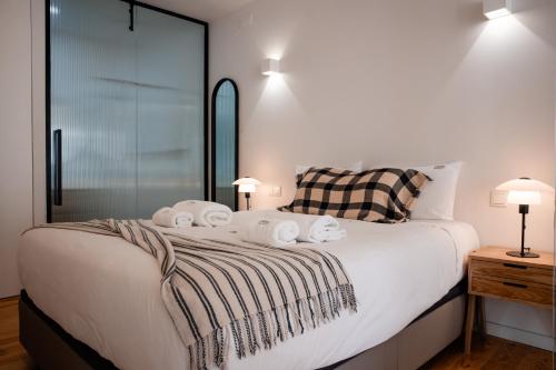 Designer Loft with Balcony in Historic Baixa, Lisbon (photo 6)