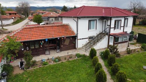 Viesnīcas āriene, Дядо Пановата къща in Svezhen