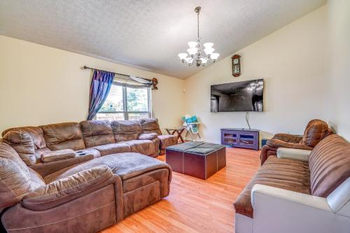 Pet-Friendly Ohio Retreat with Fire Pit and Grill! in Columbus, USA