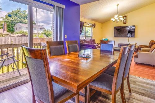 Pet-Friendly Ohio Retreat with Fire Pit and Grill! in Columbus, USA