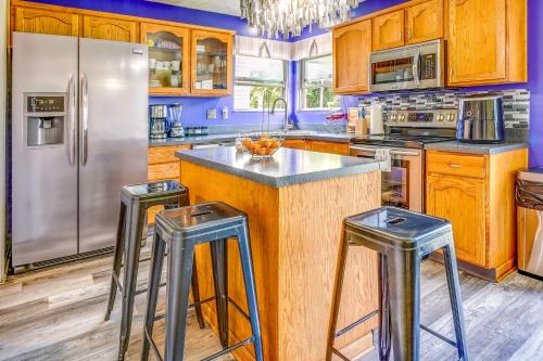 Pet-Friendly Ohio Retreat with Fire Pit and Grill! in Columbus, USA