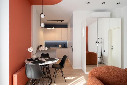 New Old Town flat, Free Parking, TV, Work desk, Monitor, AC, Security, Riga (photo 7)