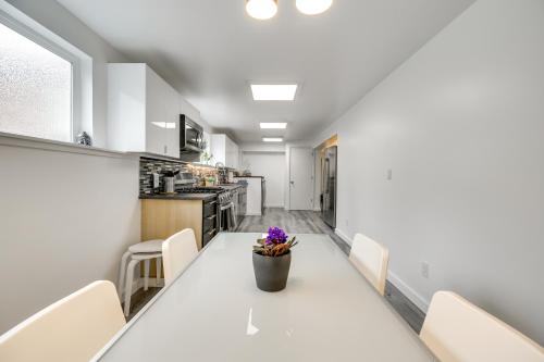 Pet-Friendly Seattle Area Home with Patio and Yard! - image 9