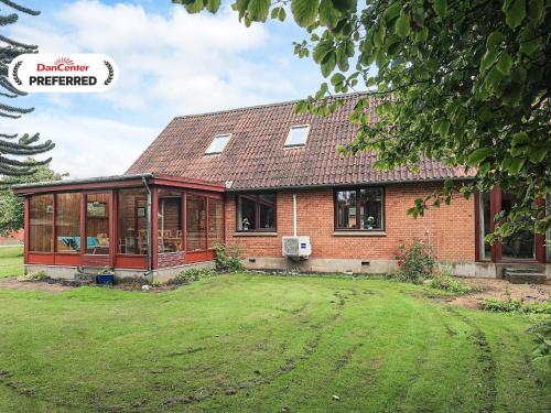 10 person holiday home in Spøttrup