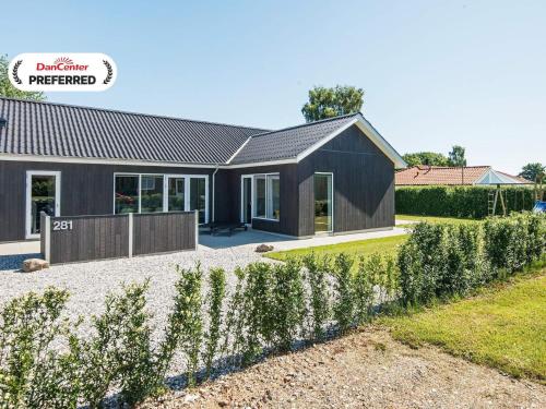  10 person holiday home in Juelsminde, Unterkunft in Sønderby