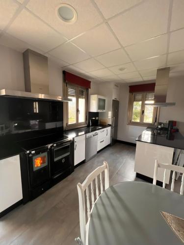 廚房, Casa nueva con jardín y wifi en Ribeira Sacra (Casa nueva con jardin y wifi en Ribeira Sacra) in 塞爾地拉