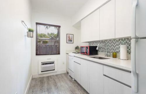 B02 5 min from beach studio Midtown Wynwood in Miami, USA