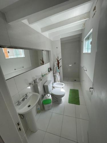 Casa con amplio patio y piscina in 伊帕卡賴