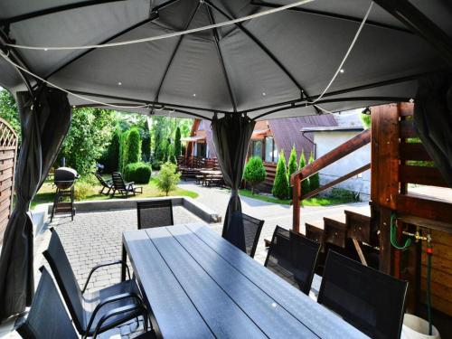 สวน, Large, comfortable holiday villa with a terrace in บุดซิสโตโว