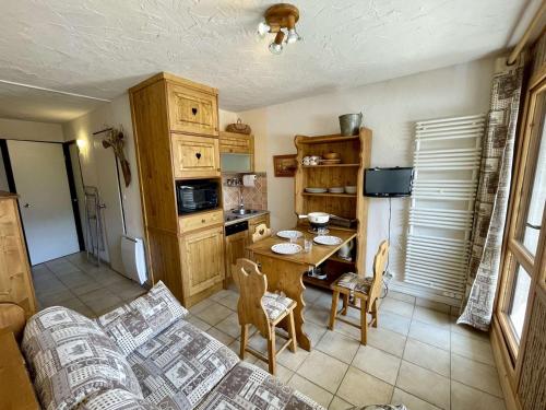 Appartement cosy au centre des Menuires avec parking - FR-1-852-6