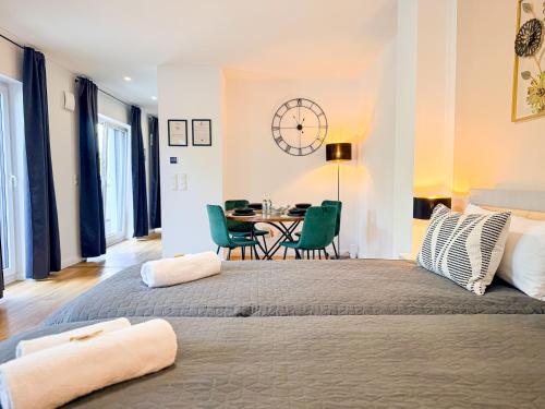 ImmoStay #3 - Penthouse mit zwei Balkonen & Seeblick, Parking & WiFi, Bremen (photo 3)