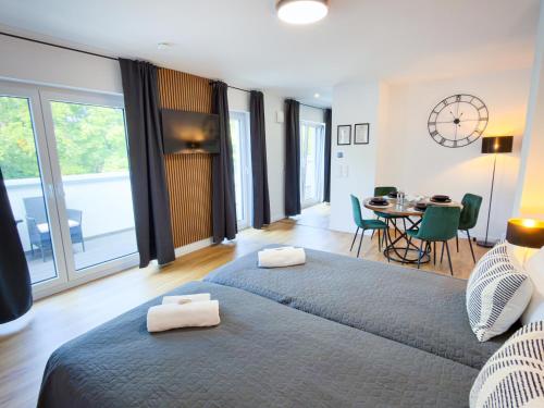 ImmoStay #3 - Penthouse mit zwei Balkonen & Seeblick, Parking & WiFi, Bremen (photo 11)