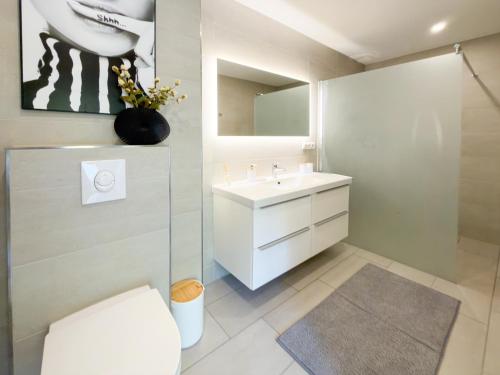ImmoStay #3 - Penthouse mit zwei Balkonen & Seeblick, Parking & WiFi, Bremen (photo 8)