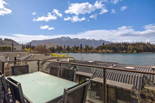 The Lodges 9 - Lake Front Views and Walk to Town - image 2