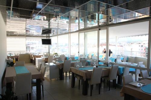 ห้องอาหาร, Deveci Hotel in ซิลิฟเค
