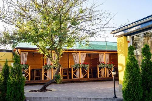 ระเบียง/ชานเรือน, Argo Premium in คาเมียนกา