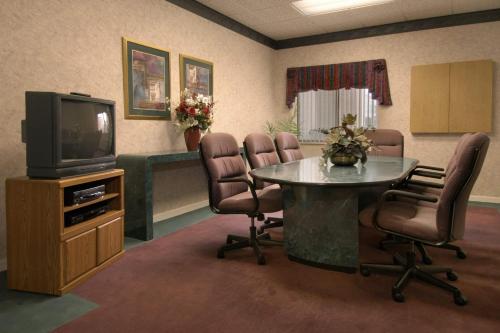 Baymont by Wyndham Corbin - image 7