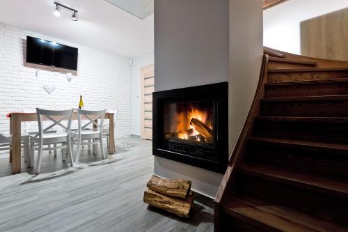 BIESZCZADZKI RAJ Komfortowe domy nad Jeziorem Solinskim - Sauna, basen wakacyjny in Olchowiec